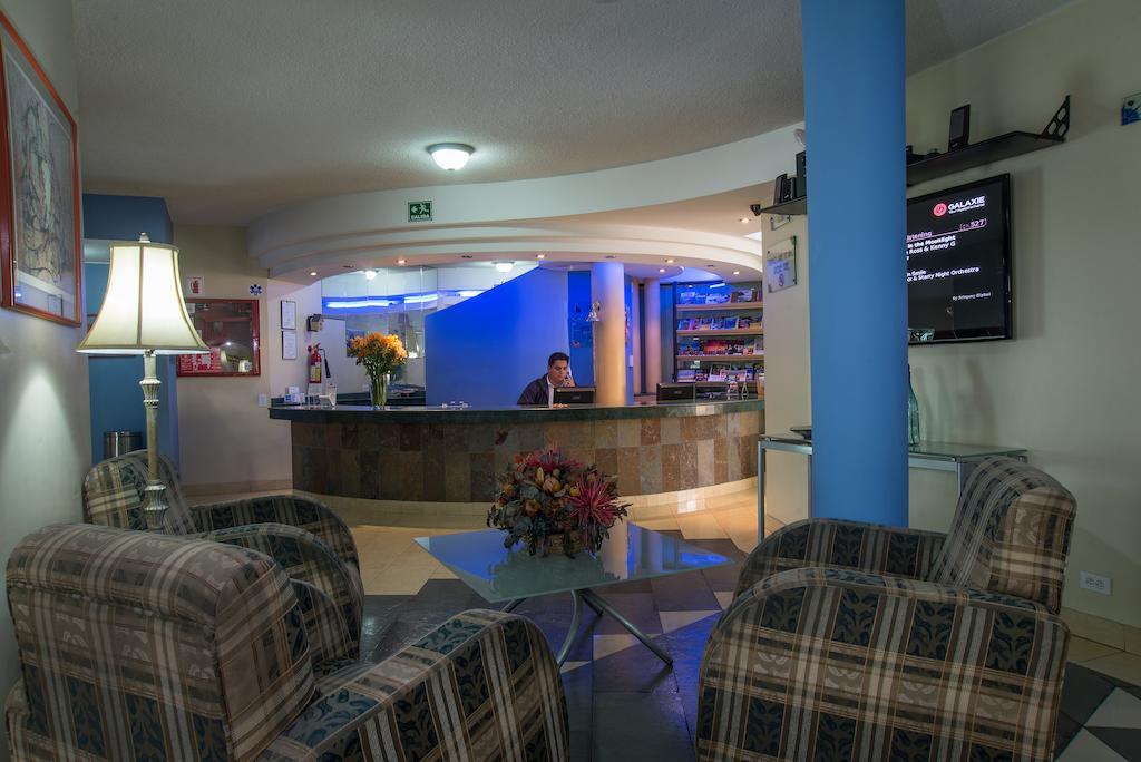 Melrose Plaza Suites Quito Eksteriør billede